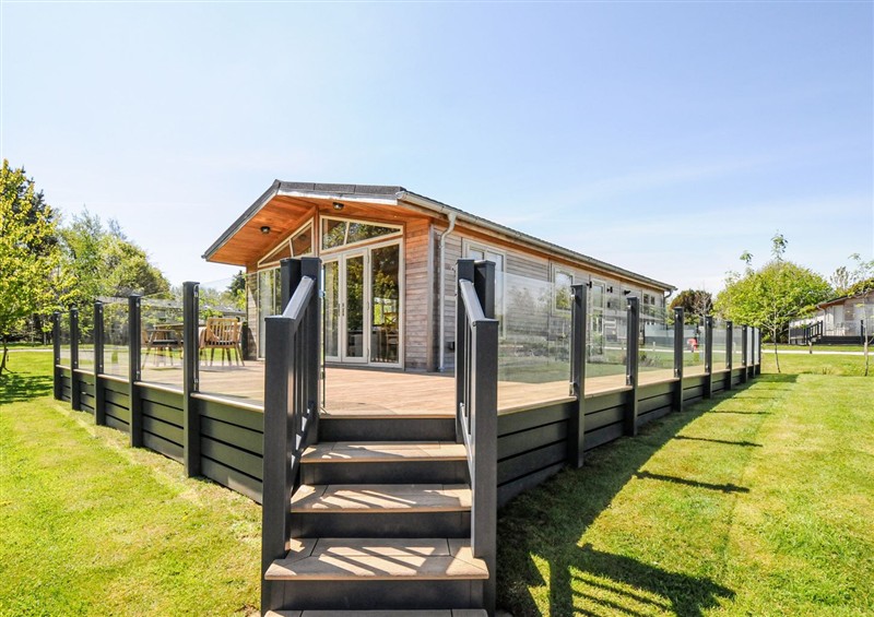 Outside 17 Meadow Retreat