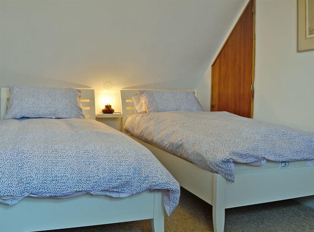 Twin bedroom at 17 North Square in Footdee, near Aberdeen, Aberdeenshire