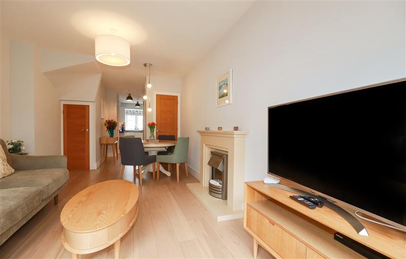 Inside (photo 2) at 17 Ocean Heights, Newquay