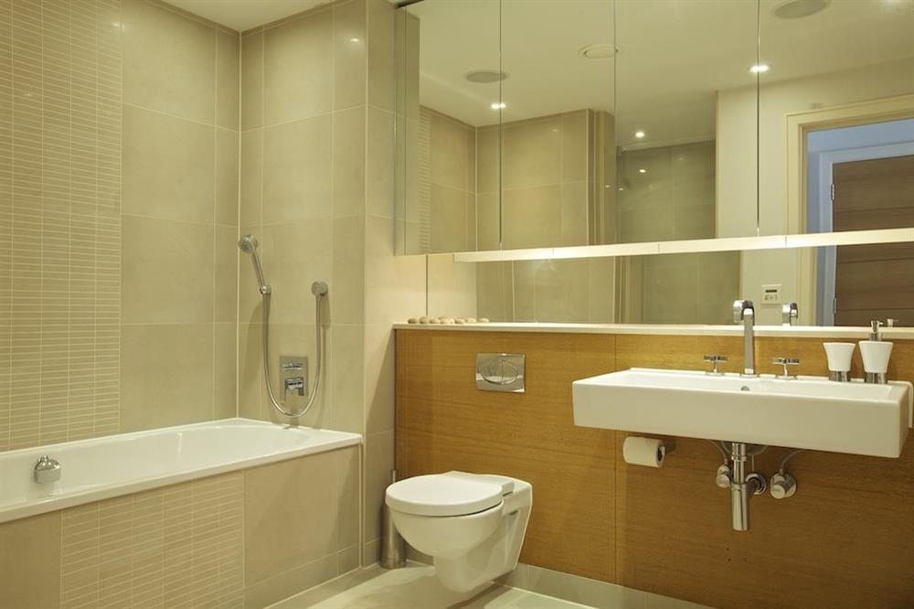 En suite bathroom with separate shower cubicle at 18 Dart Marina in , Dart Marina