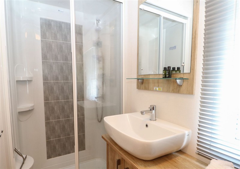 Bathroom (photo 2) at 18 Deer Glade, Landford
