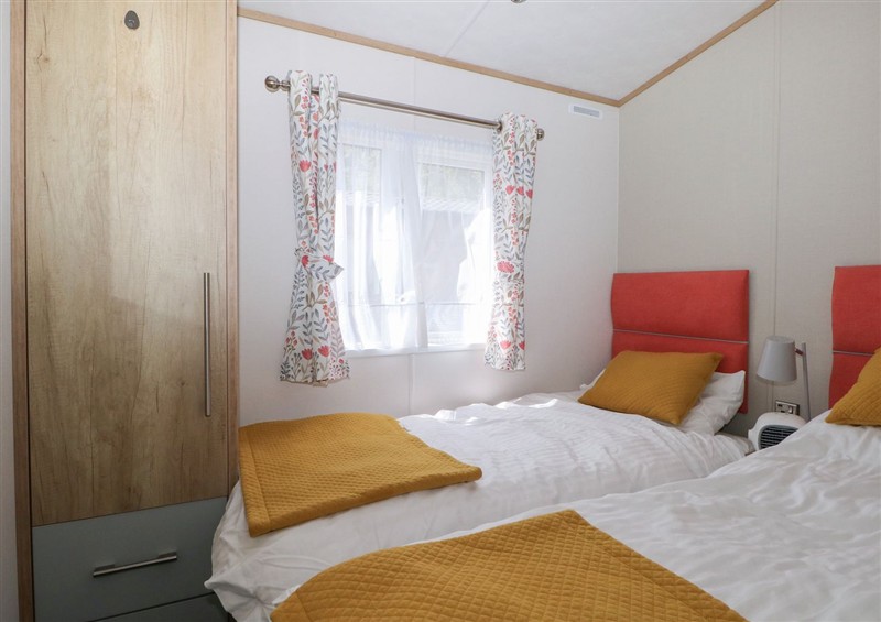 One of the 2 bedrooms at 18 Deer Glade, Landford