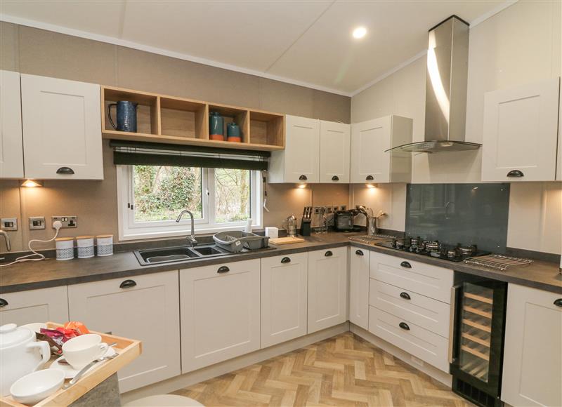 Kitchen (photo 2) at 18 Manleigh Park, Combe Martin