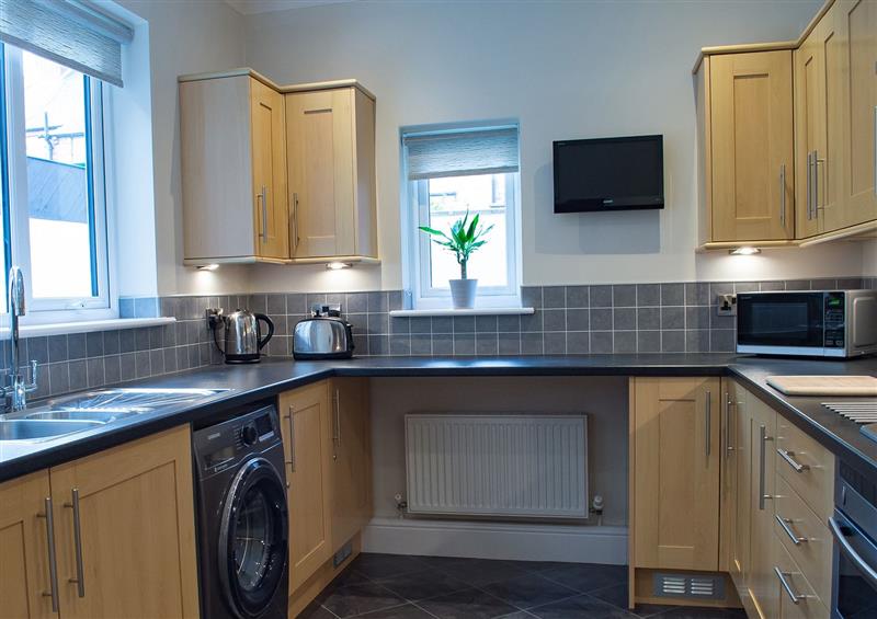 This is the kitchen (photo 2) at 18 Mayville Avenue, Scarborough