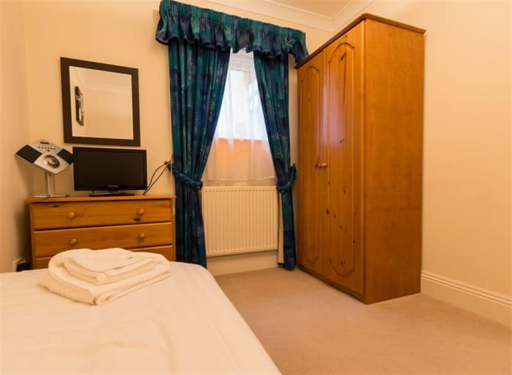 Single bedroom (photo 2) at 18 Moorings Reach in Brixham, South Devon
