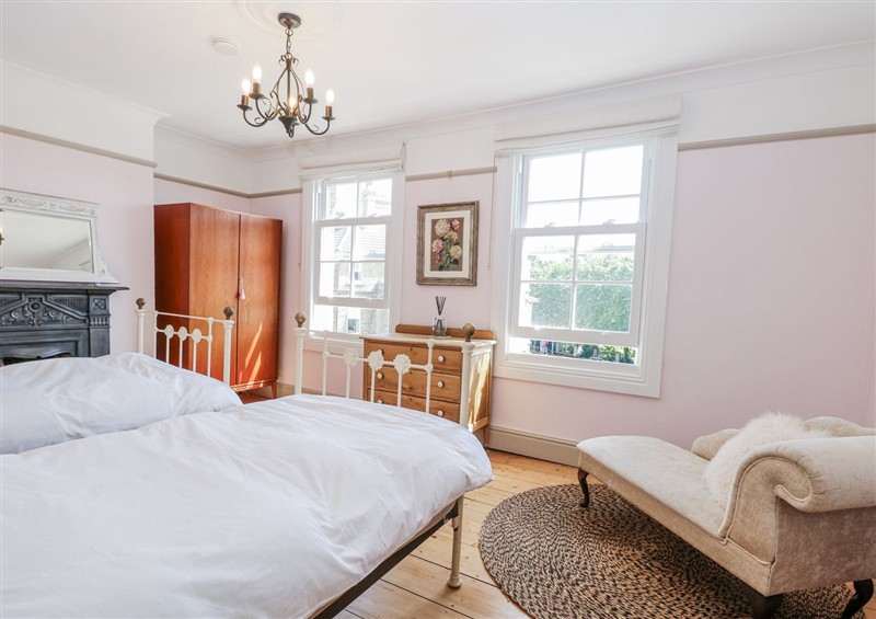 A bedroom in 18 Pakefield Road (photo 4) at 18 Pakefield Road, Lowestoft
