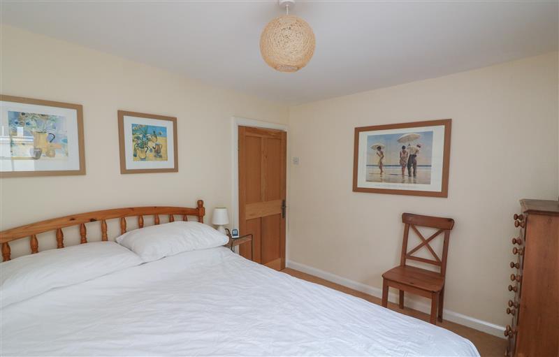 This is a bedroom (photo 2) at 18 Robinsons Row, Salcombe