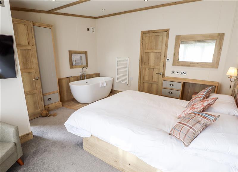 This is a bedroom (photo 3) at 18 Woodlands Retreat, Tattershall