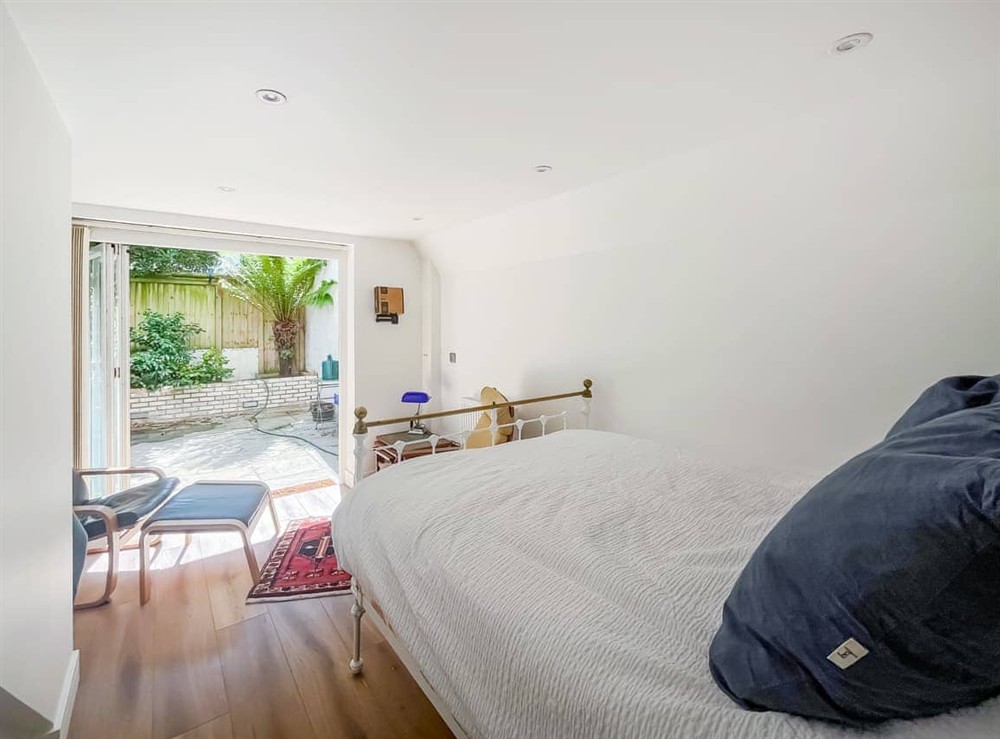Living area at 19B Studio in Hove, near Brighton, East Sussex