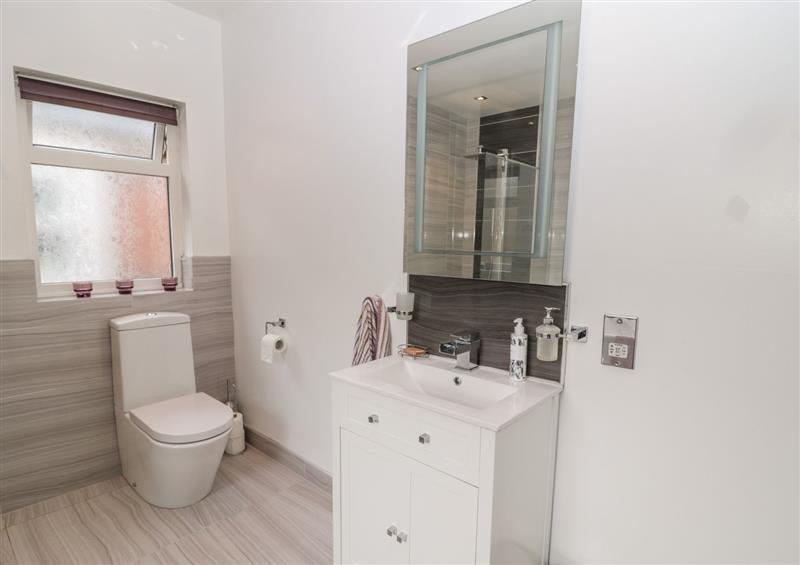The bathroom at 1A Chantry Place, Morpeth