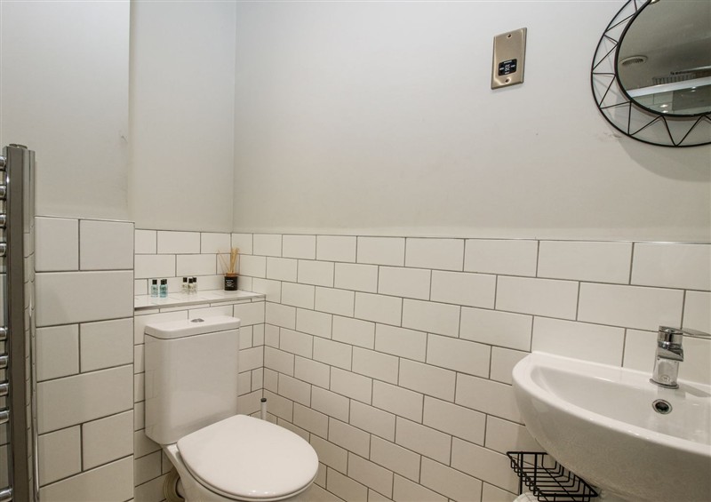 Bathroom at 1C College Hill, Shrewsbury