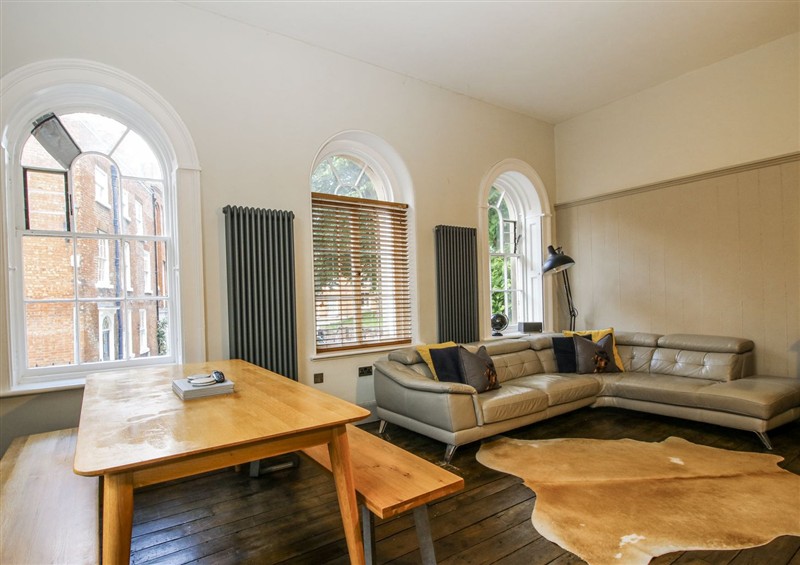 Enjoy the living room (photo 2) at 1C College Hill, Shrewsbury