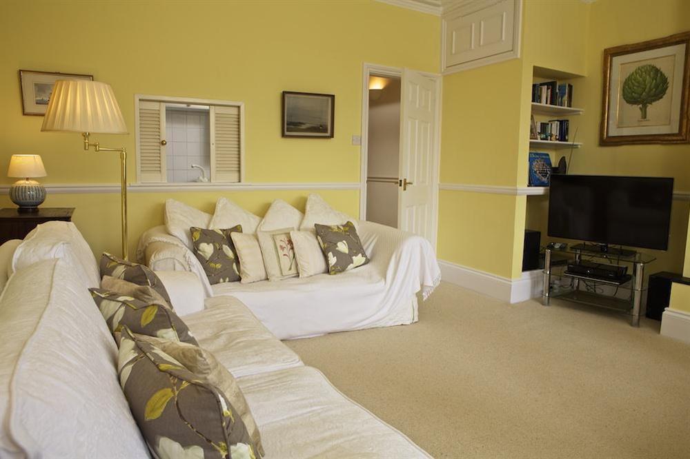 Comfortable lounge area at 1c Harbour View in Devon Road, Salcombe