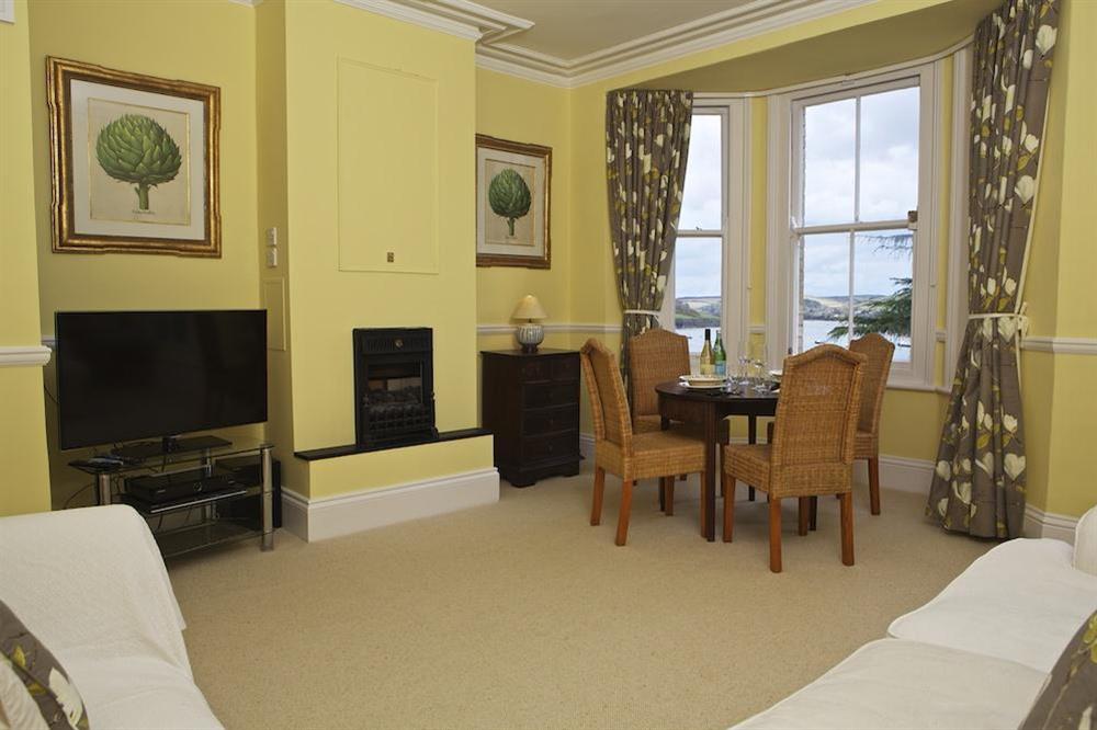 Lounge/dining room (photo 2) at 1c Harbour View in Devon Road, Salcombe