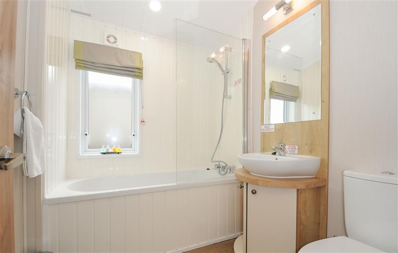 The bathroom at 2 Bed Lodge (Plot 62 Pets), Brixham