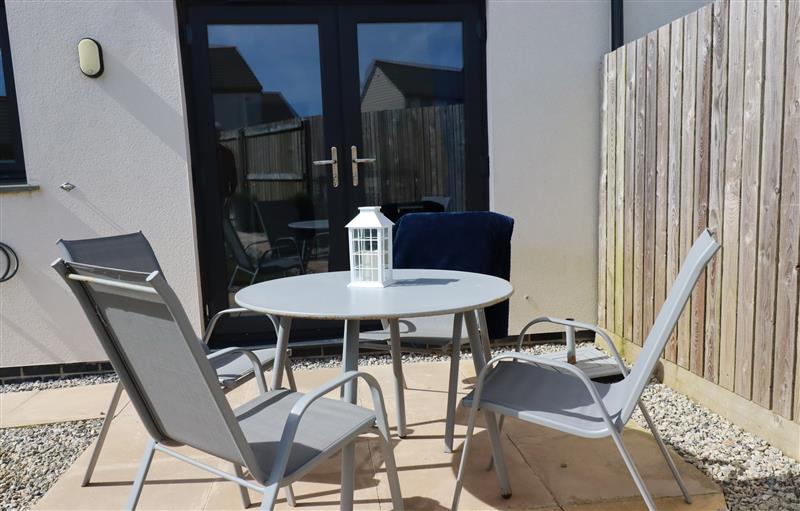 Relax in the living area (photo 2) at 2 Boathouse Terrace, Mawgan Porth