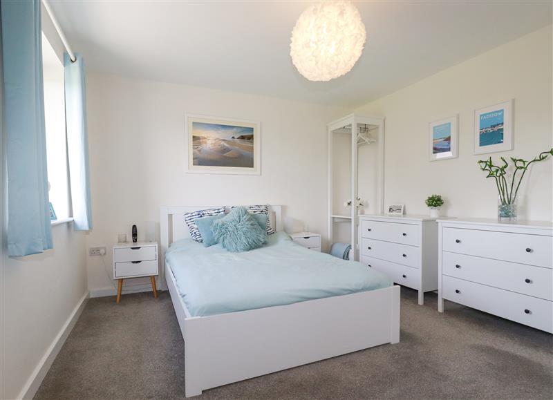This is a bedroom (photo 3) at 2 Boathouse Terrace, Mawgan Porth