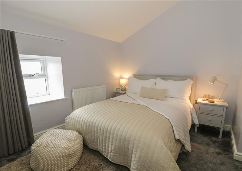 One of the 4 bedrooms (photo 2) at 2 Bryn Gof, Llanfairpwllgwyngyll