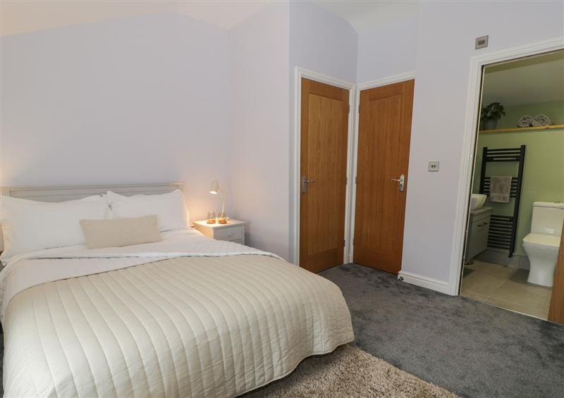 One of the 4 bedrooms (photo 3) at 2 Bryn Gof, Llanfairpwllgwyngyll