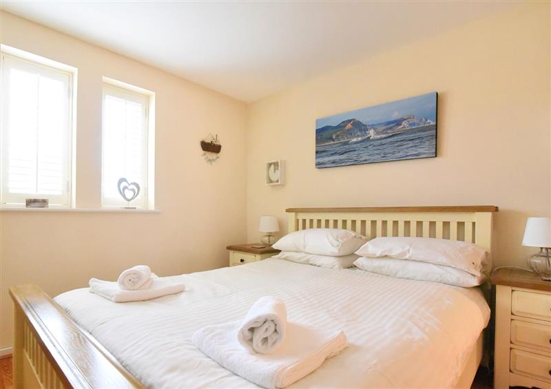 One of the 2 bedrooms at 2 Buckfields, Lyme Regis