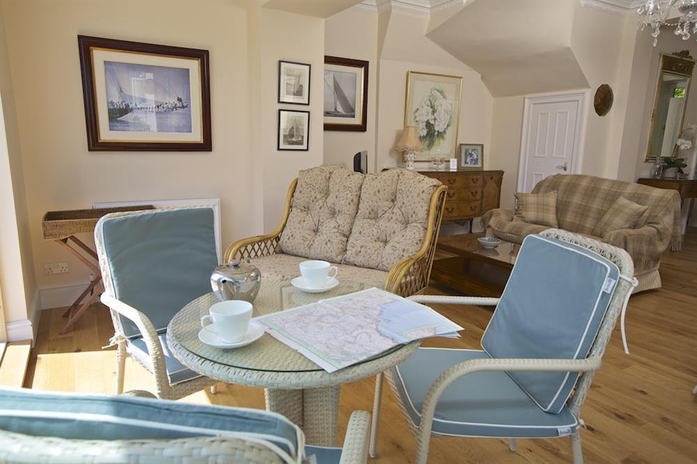 Sun room with table and chairs at 2 Channel View in Bennett Road, Salcombe
