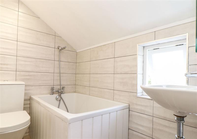 The bathroom at 2 Chapel Place, Mousehole