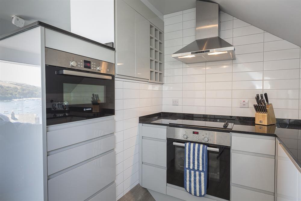 Modern kitchen with granite worktops (photo 2) at 2 Churchill House in Market Street, Salcombe