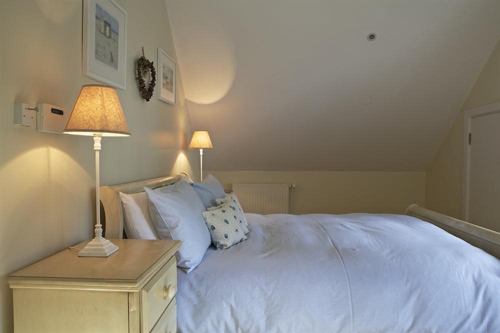 Master bedroom (2nd floor) with king-size bed, (photo 2) at 2 Combehaven in Allenhayes Road, Salcombe