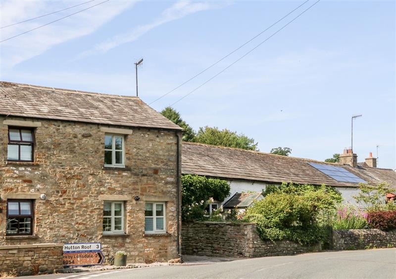 The setting of 2 Cross House Cottages at 2 Cross House Cottages, Kirkby Lonsdale