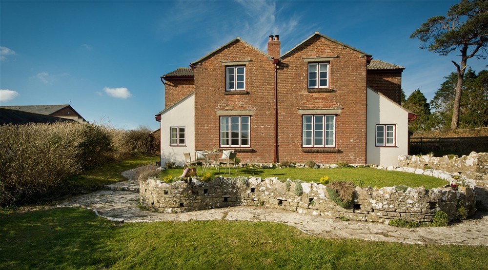 The exterior of 1 and 2 Currendon Cottages, Dorset (photo 2) at 2 Currendon Cottages in Swanage, Dorset