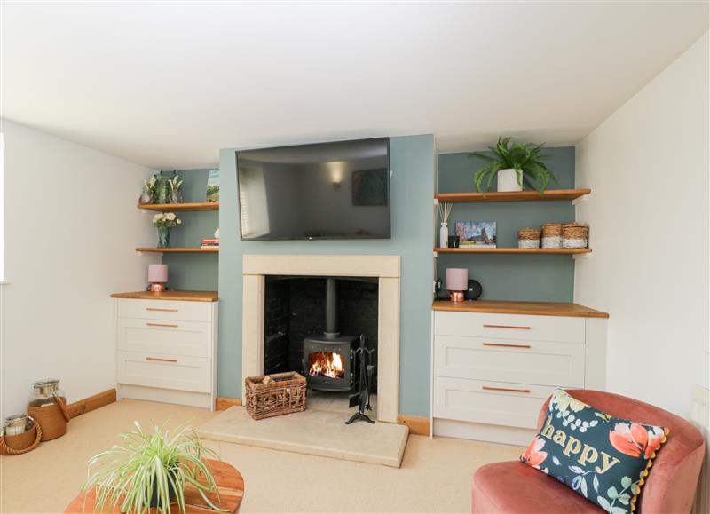 Enjoy the living room at 2 Dewars Farm Cottages, Middleton Stoney