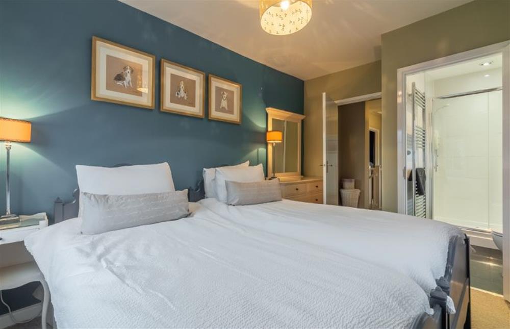 First floor: Bedroom three with en-suite at 2 Dix Cottages, Thornham near Hunstanton