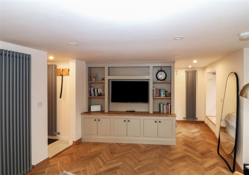 Enjoy the living room (photo 2) at 2 East Port, Melrose