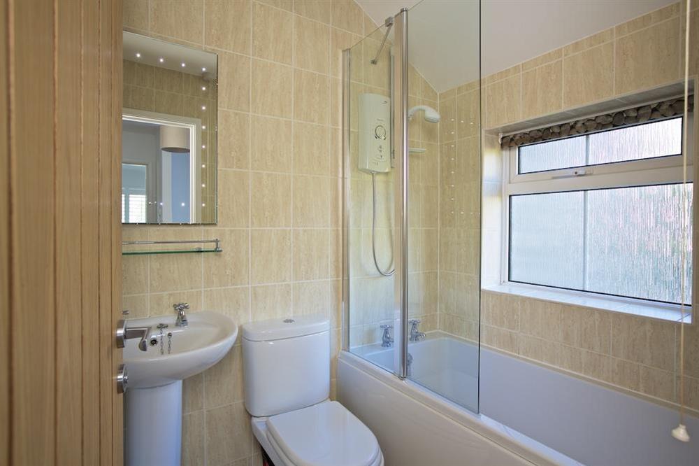 Family bathroom at 2 Gould Road in , Salcombe