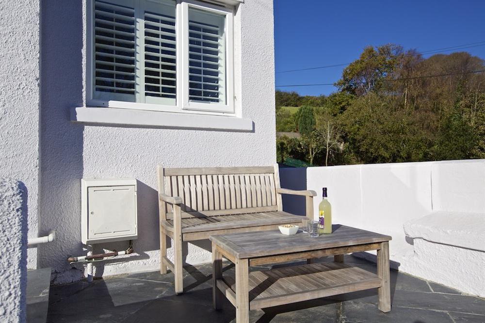 Outside seating at the front of the property at 2 Gould Road in , Salcombe