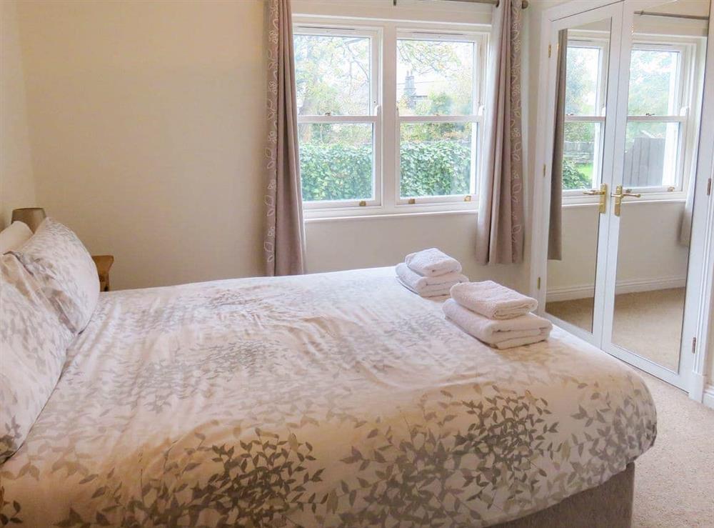 Spacious double bedroom with en-suite (photo 2) at 2 Greta Grove House in Keswick, Cumbria