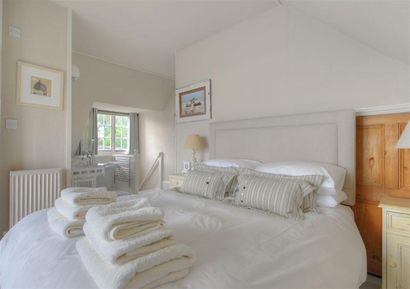 A bedroom in 2 Hadleigh Villas at 2 Hadleigh Villas, Lyme Regis