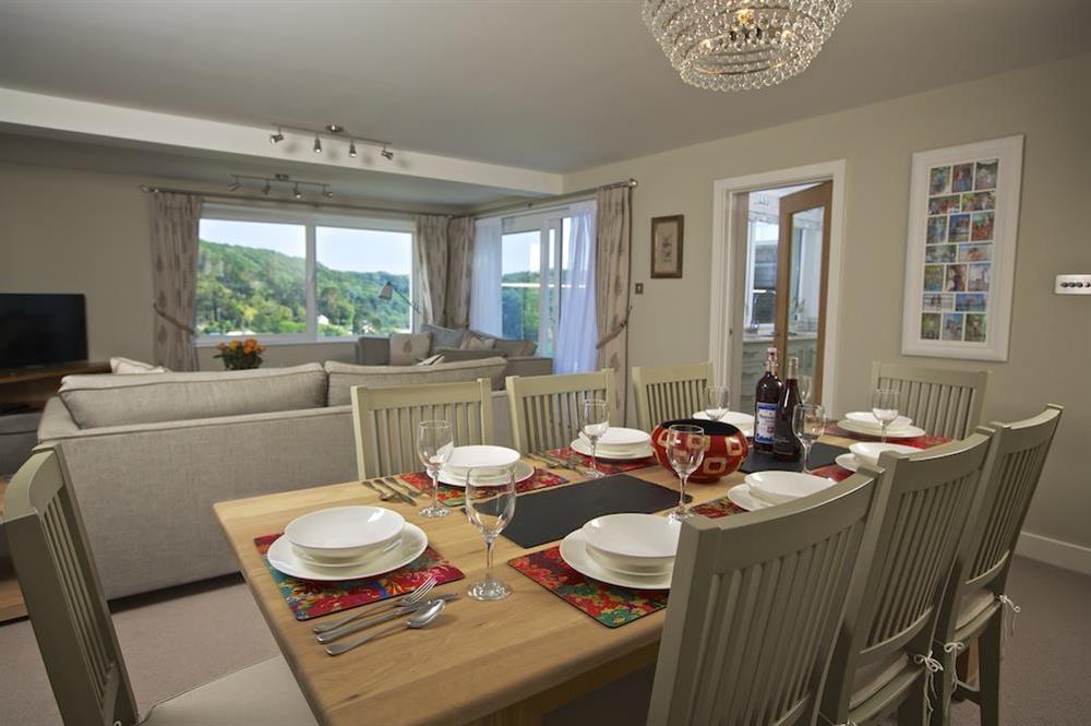 Spacious dining area with table seating eight at 2 Hamstone Court in , Salcombe