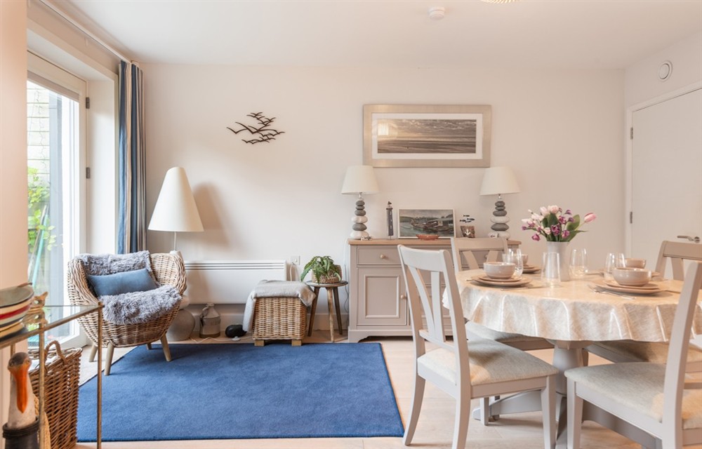 Inside (photo 2) at 2 Island Place (Harbour Lights) in Salcombe