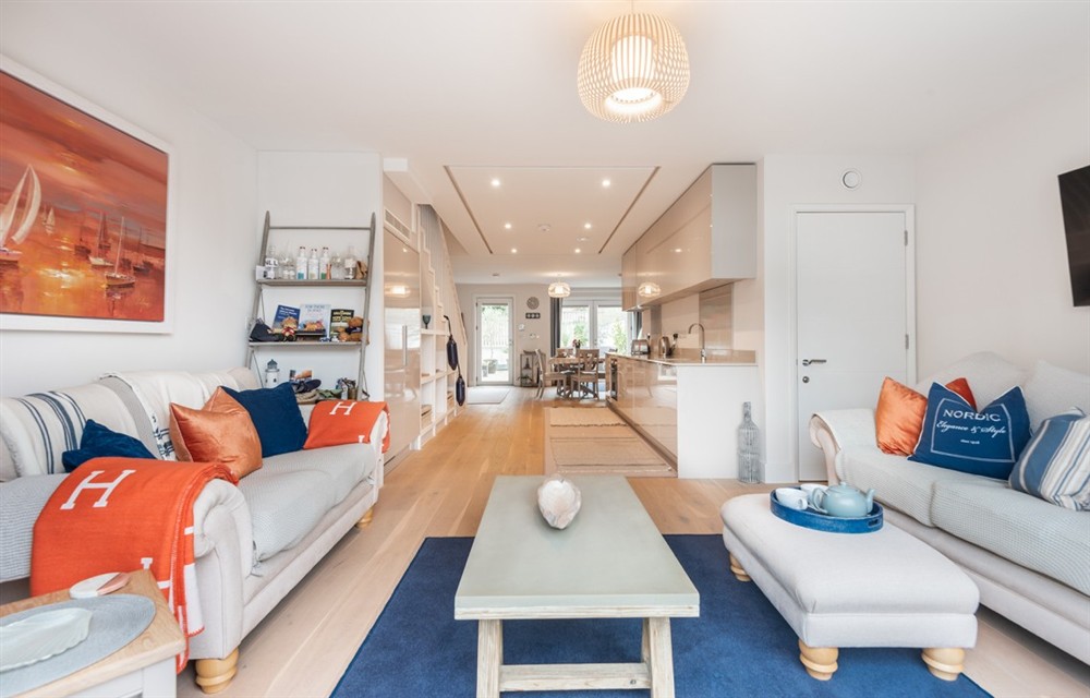 Inside at 2 Island Place (Harbour Lights) in Salcombe