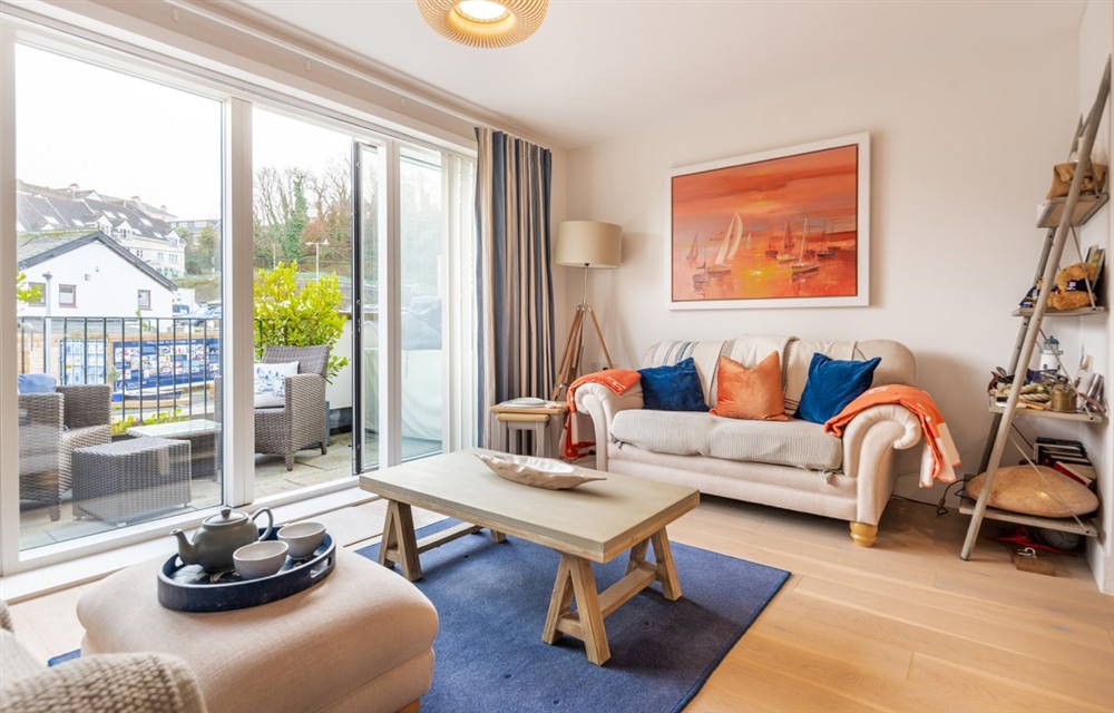 The living room at 2 Island Place (Harbour Lights) in Salcombe