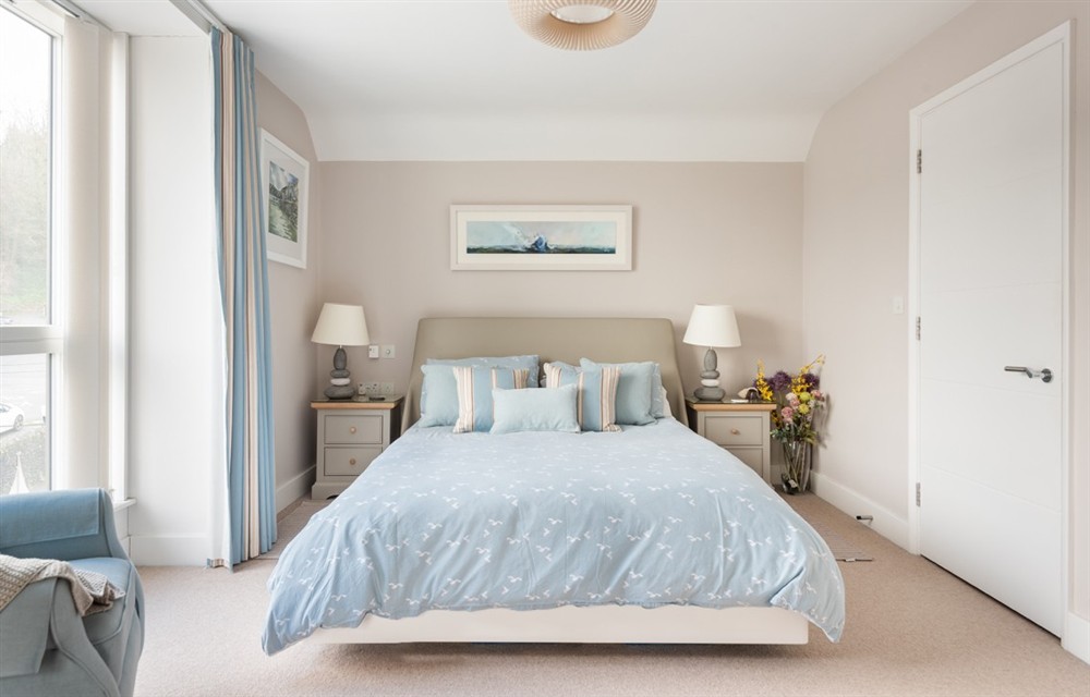 This is a bedroom (photo 2) at 2 Island Place (Harbour Lights) in Salcombe