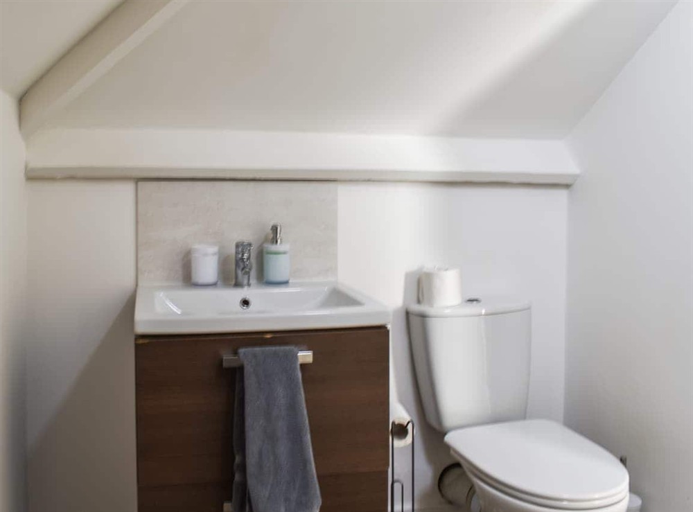 Bathroom (photo 3) at 2 Le Dorney Villa in Par, Cornwall