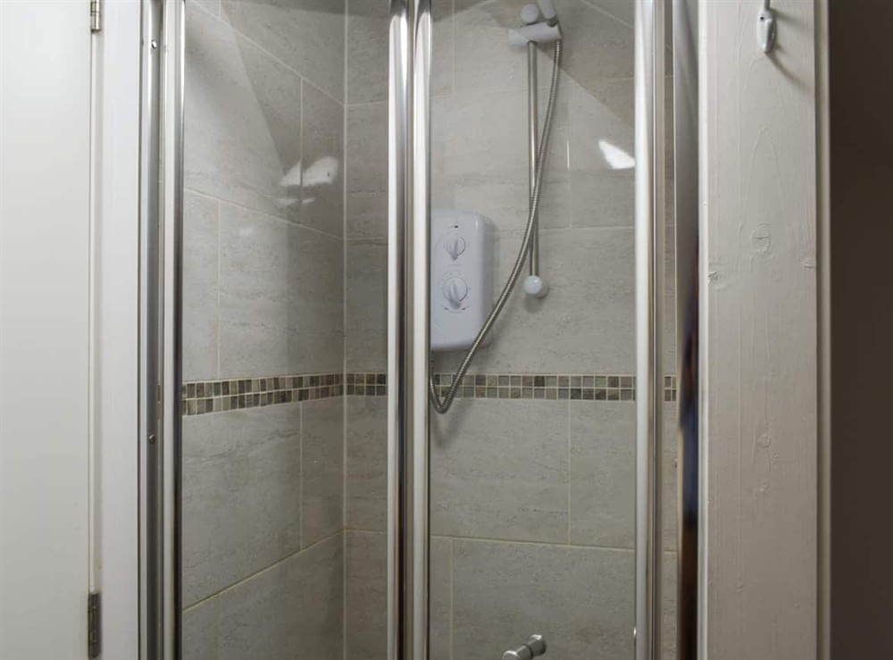 Bathroom (photo 4) at 2 Le Dorney Villa in Par, Cornwall