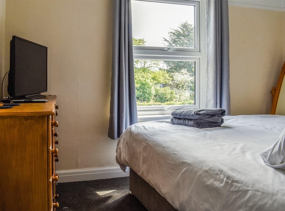 Double bedroom (photo 4) at 2 Le Dorney Villa in Par, Cornwall