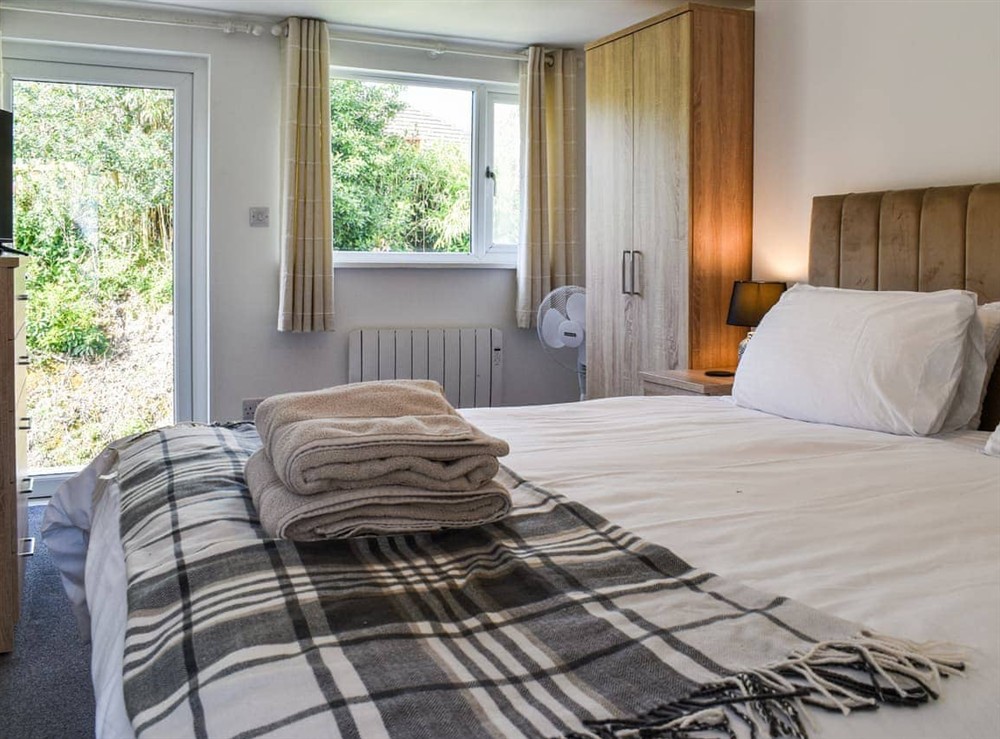 Double bedroom at 2 Le Dorney Villa in Par, Cornwall