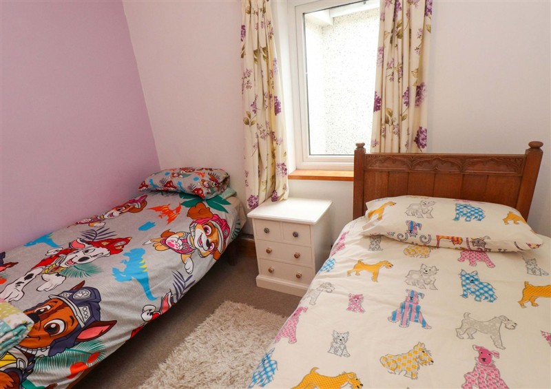 One of the 2 bedrooms at 2 Llainwen, Pencarnisiog near Rhosneigr