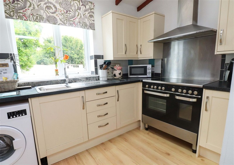 The kitchen (photo 2) at 2 Llainwen, Pencarnisiog near Rhosneigr