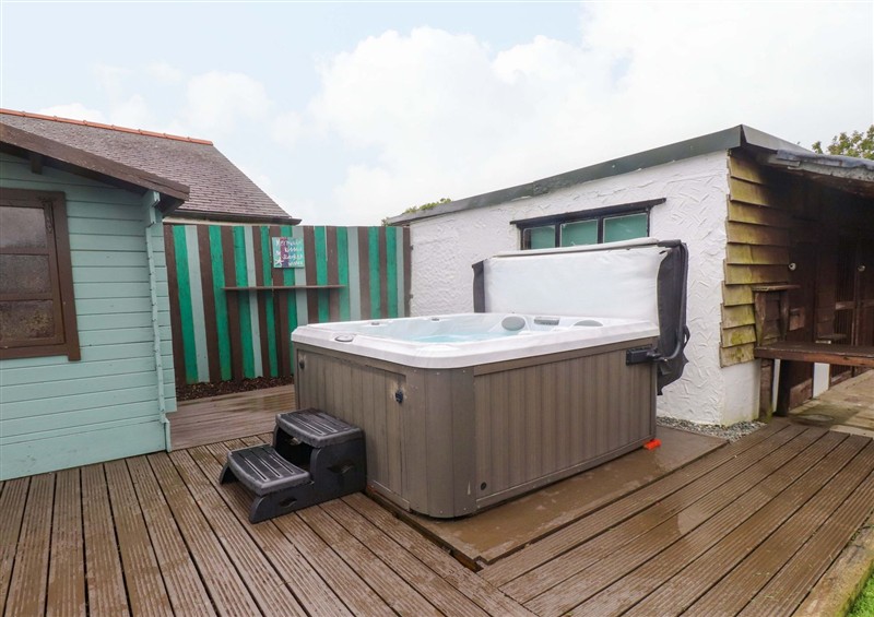 This is 2 Llainwen at 2 Llainwen, Pencarnisiog near Rhosneigr