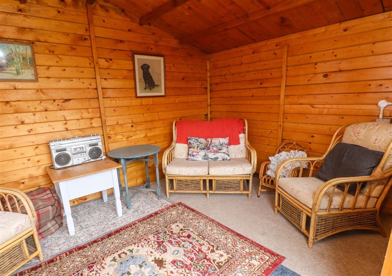 This is the setting of 2 Llainwen at 2 Llainwen, Pencarnisiog near Rhosneigr